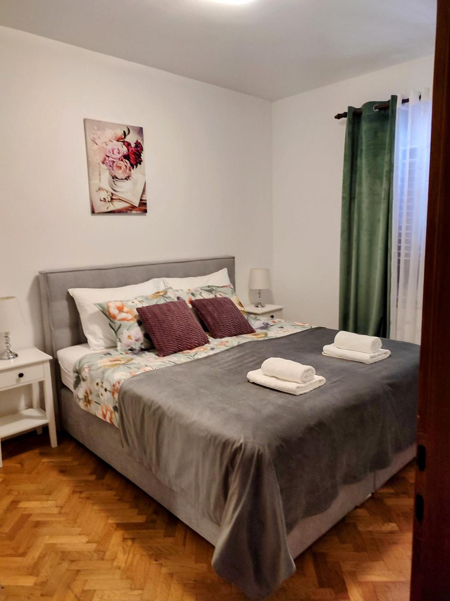 Apartman Mirela ロヴィニ エクステリア 写真