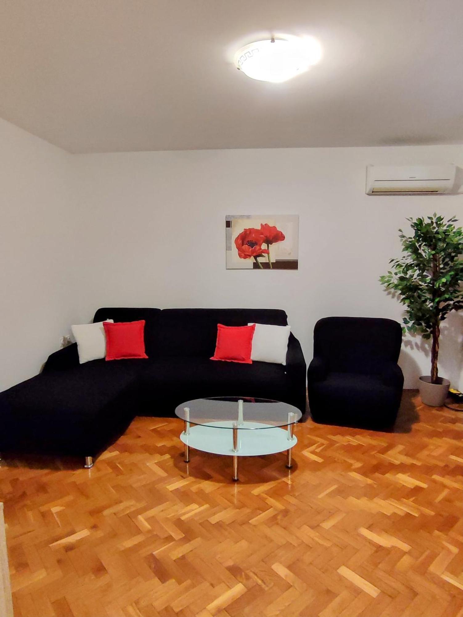 Apartman Mirela ロヴィニ エクステリア 写真